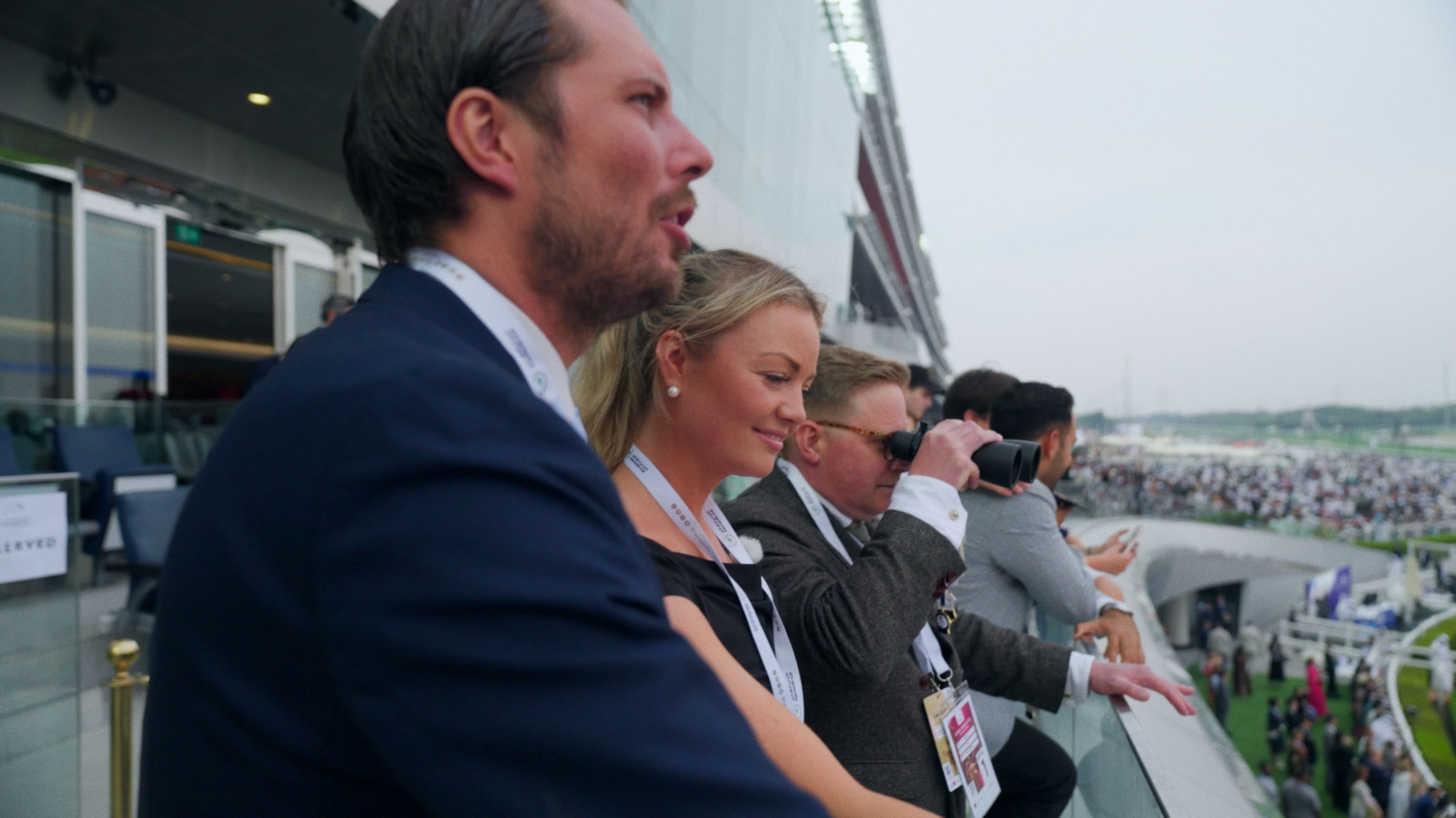 HC, Linn og Espen overværer et gruppe 1-løp