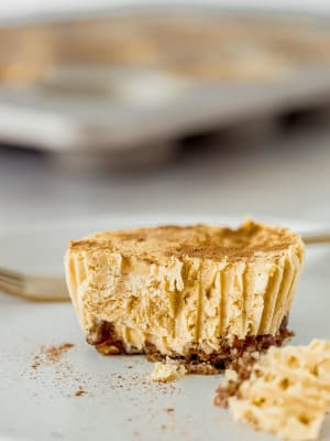 Vegan Pumpkin Pie Cheesecakes