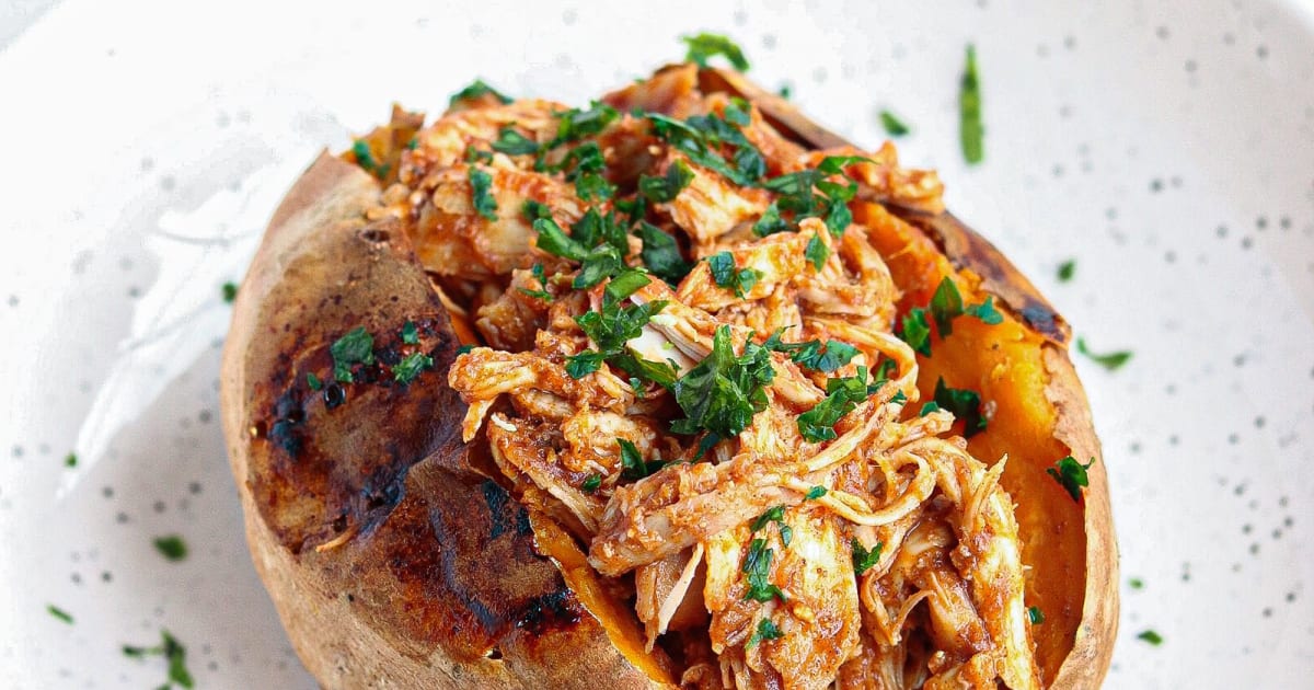 BBQ Chicken Stuffed Sweet Potatoes | Rily Recipes · Good Recipes