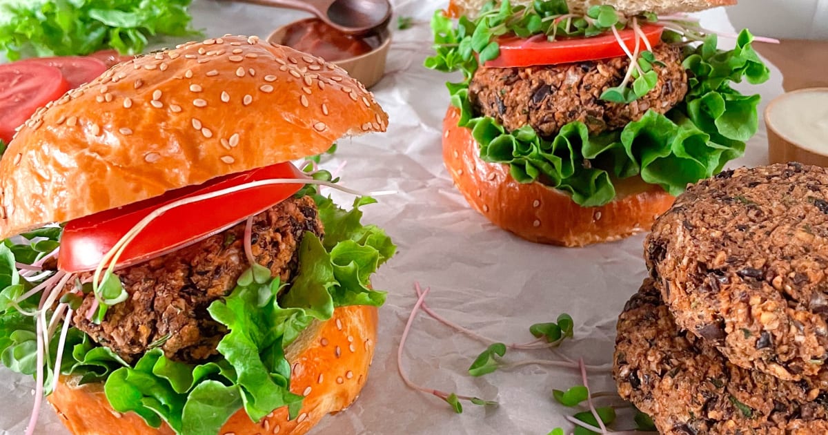 Smoky Black Bean Burger | Rily Recipes · Good Recipes