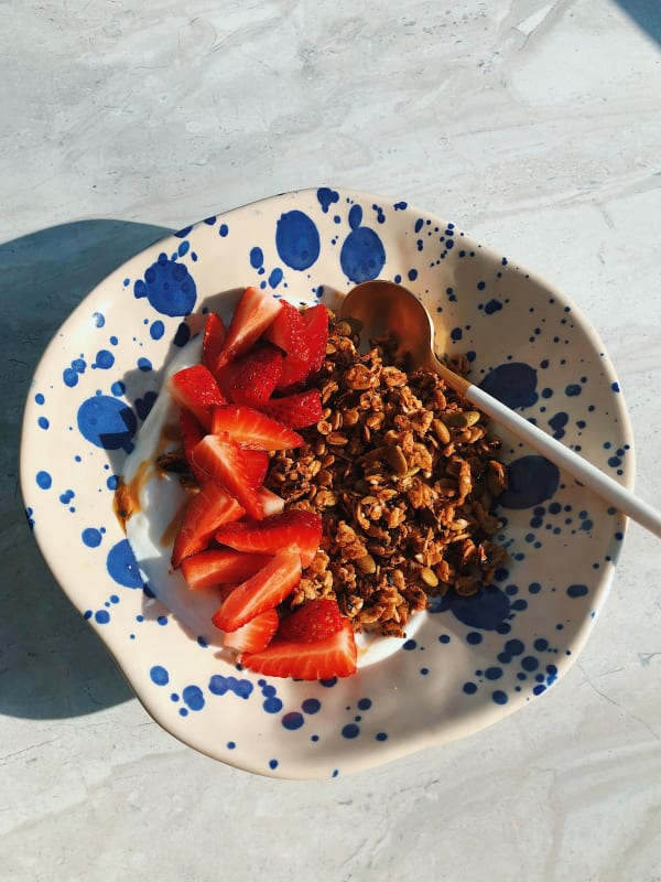 Granola With Fresh Strawberries