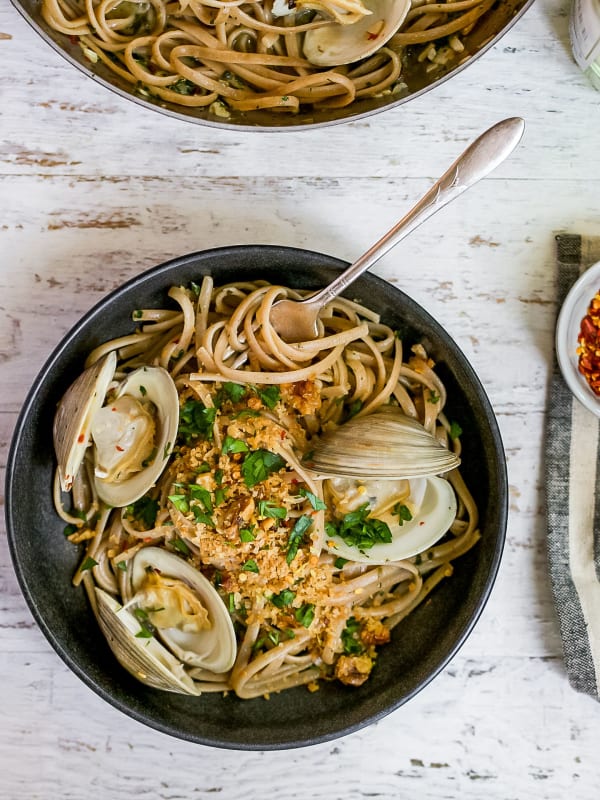 White Wine Linguine with Clams