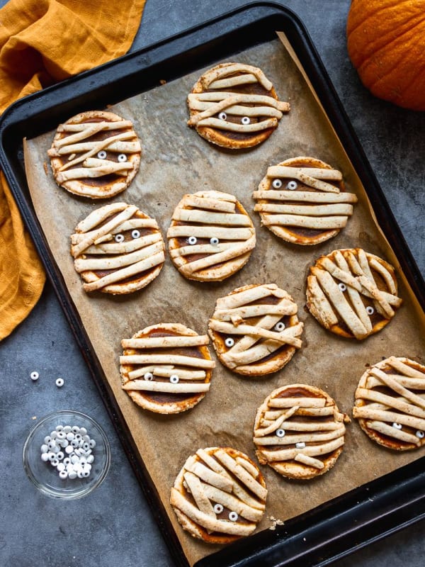 Pumpkin Pie Mummies