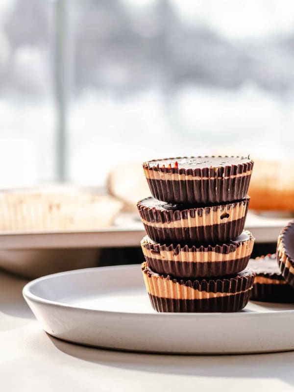 Chocolate Cashew Nut Cups