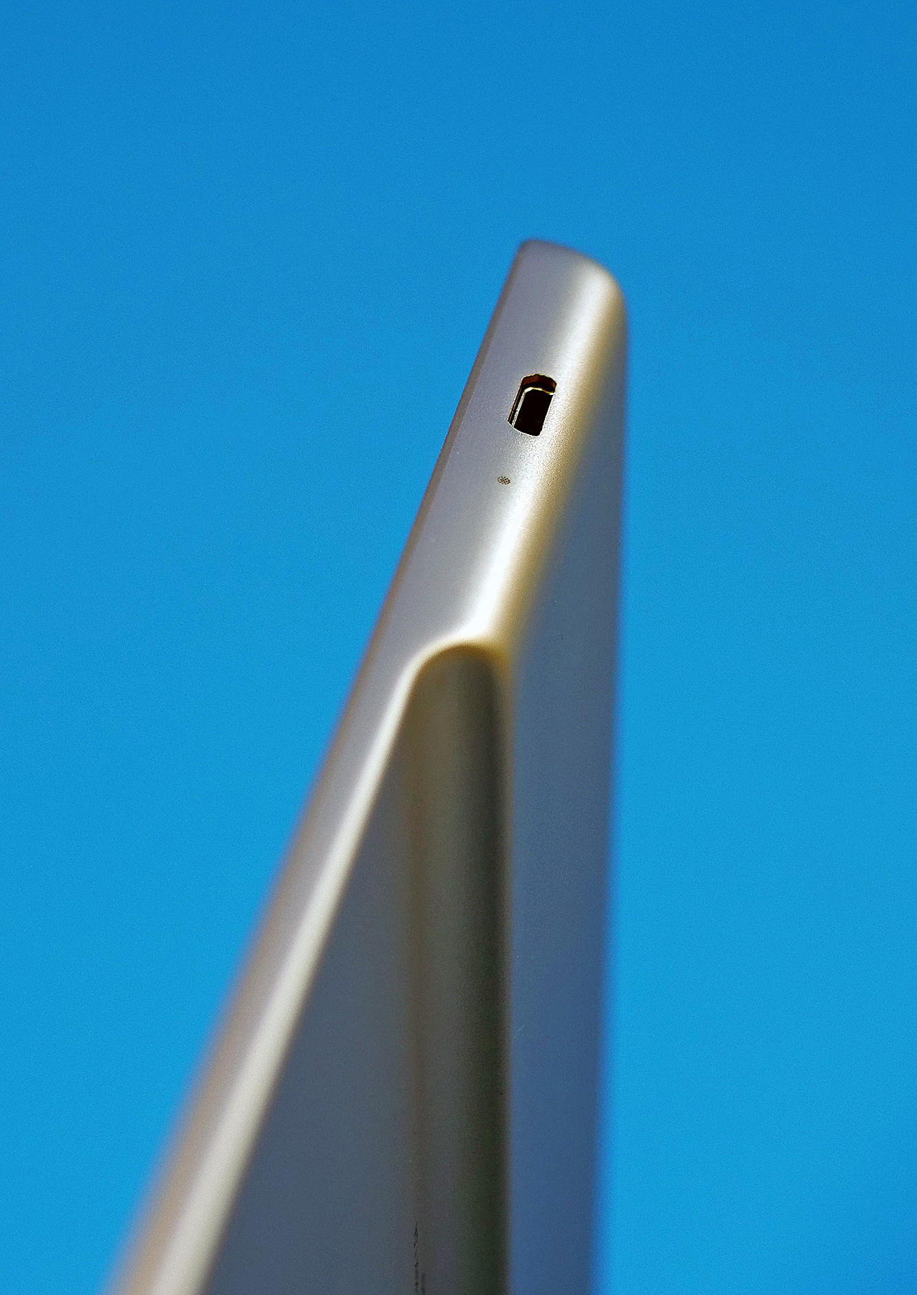 Kindle Oasis 2019: porta microUSB