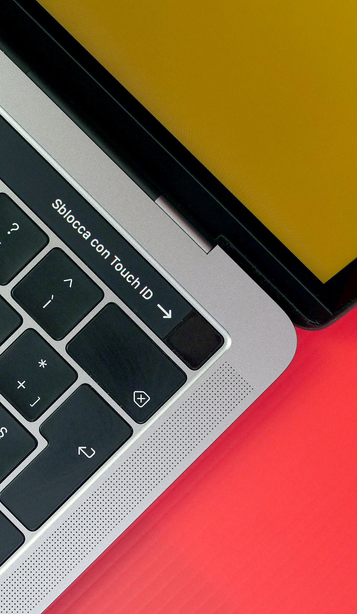 Apple MacBook Pro 13 2019: Touch ID.