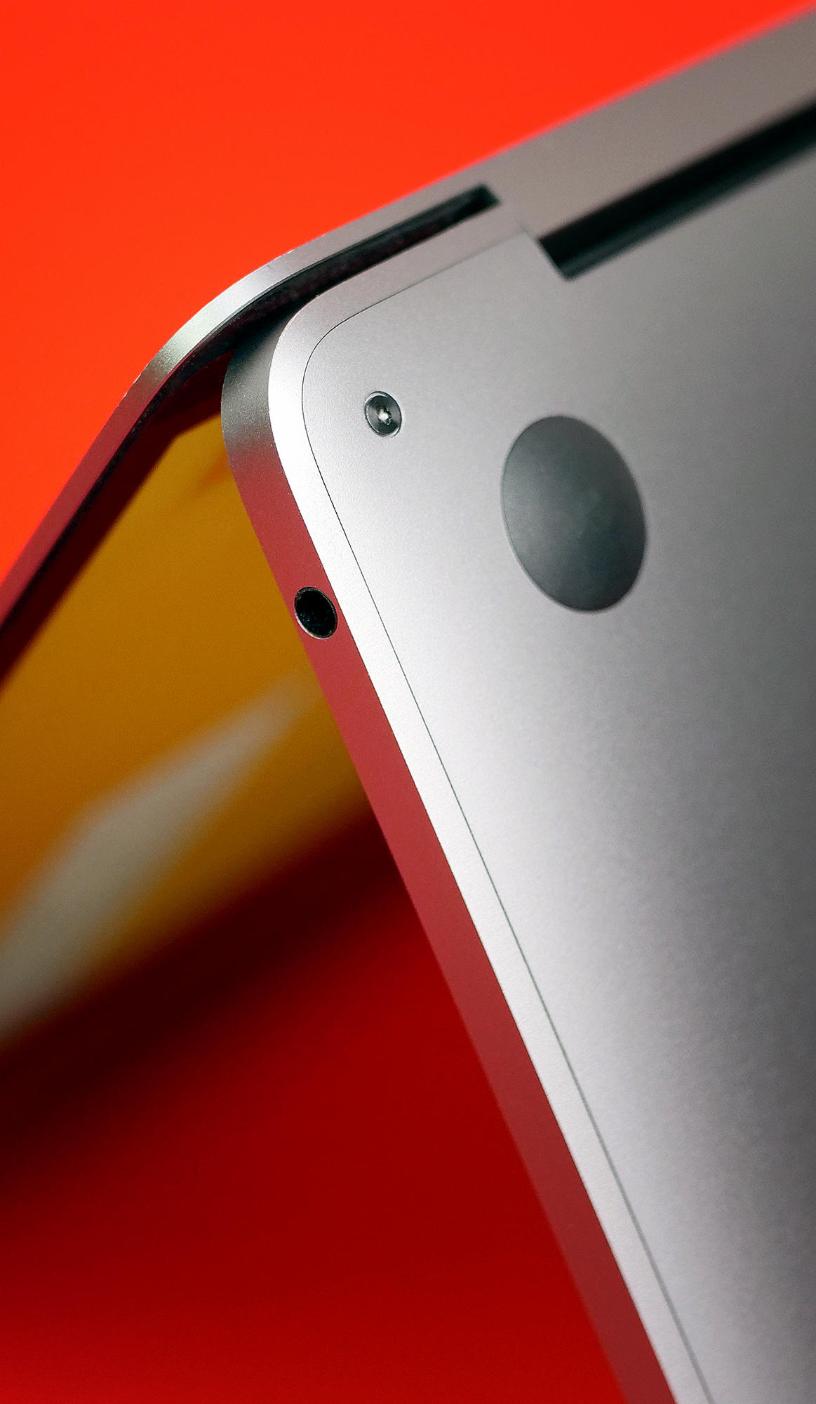 Apple MacBook Pro 13 2019: jack audio da 3.5 mm.