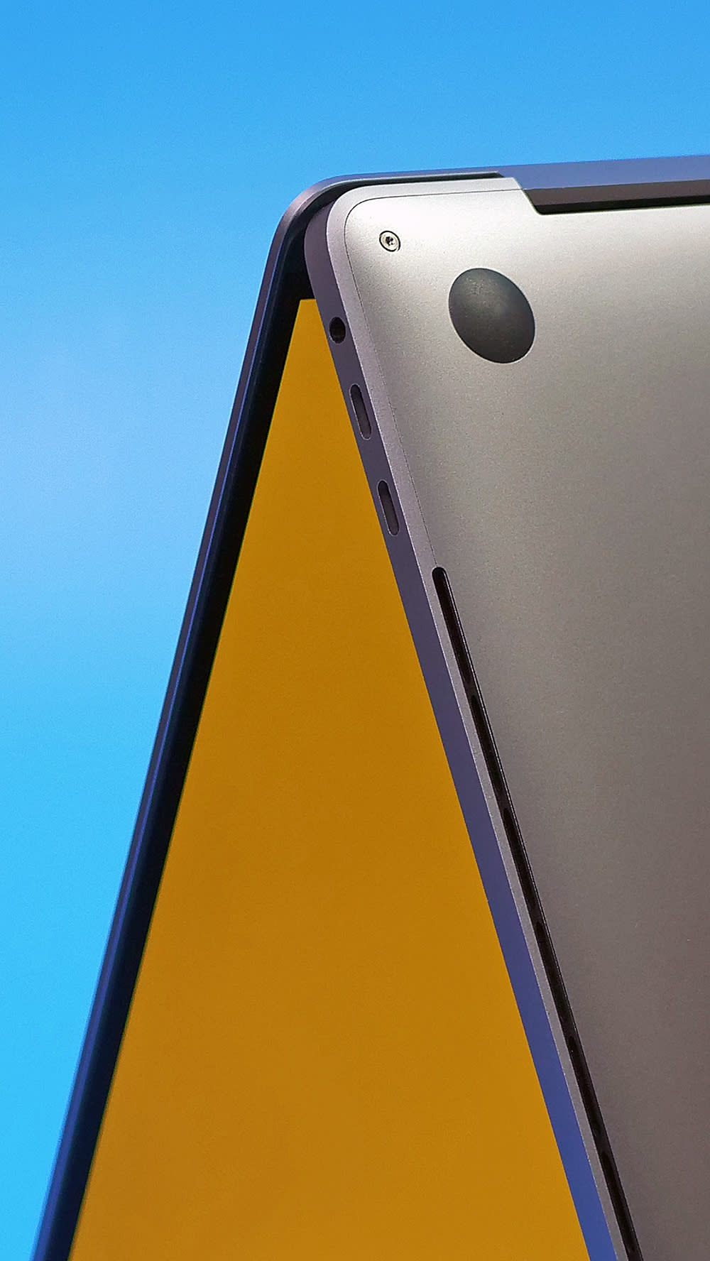 Apple MacBook Pro 16: griglia posteriore.