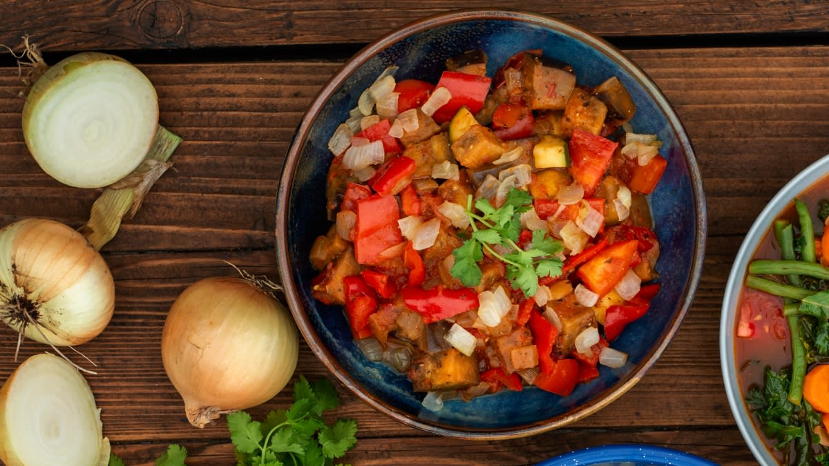 Ispaniškas daržovių troškinys su paprikomis