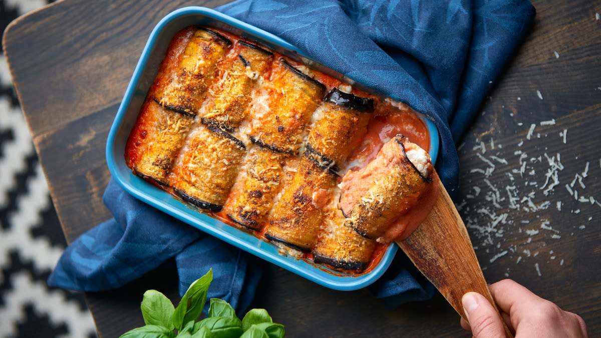 Apkepti įdaryti baklažanų suktinukai