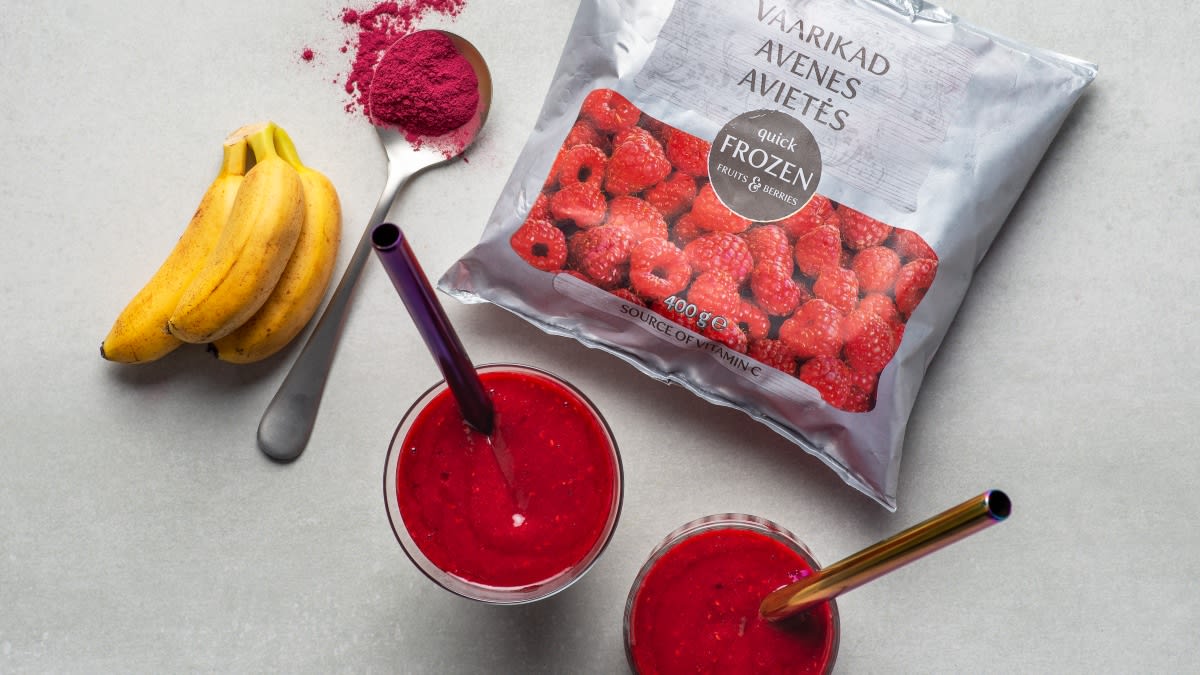 Šaldytų uogų glotnutis su bananais ir Acai uogų ekstraktu