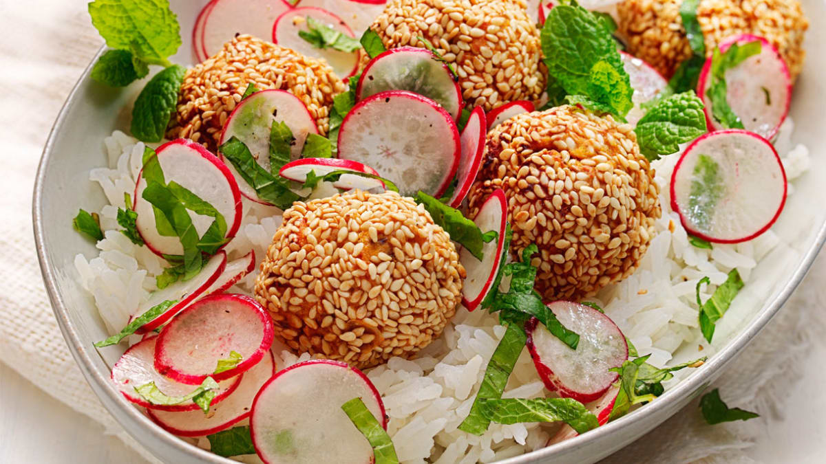 Falafelis su batatais, pagardintas žaliosios citrinos kremu