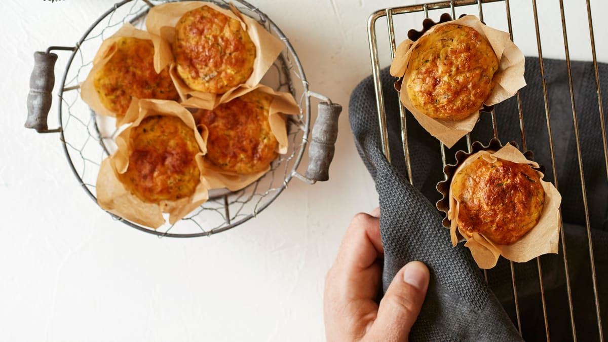 Keksiukai su sūriu, cukinija ir tunu