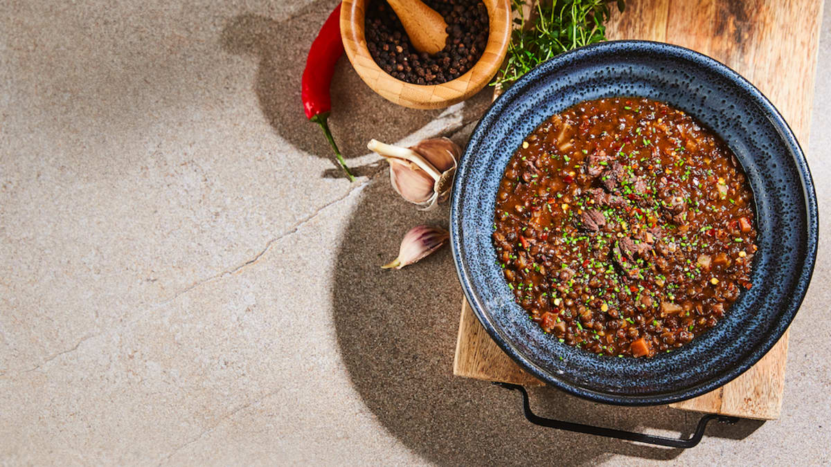 Melno lēcu biezzupa