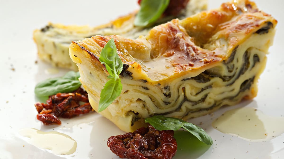 Lazanija su varškės ir špinatų įdaru