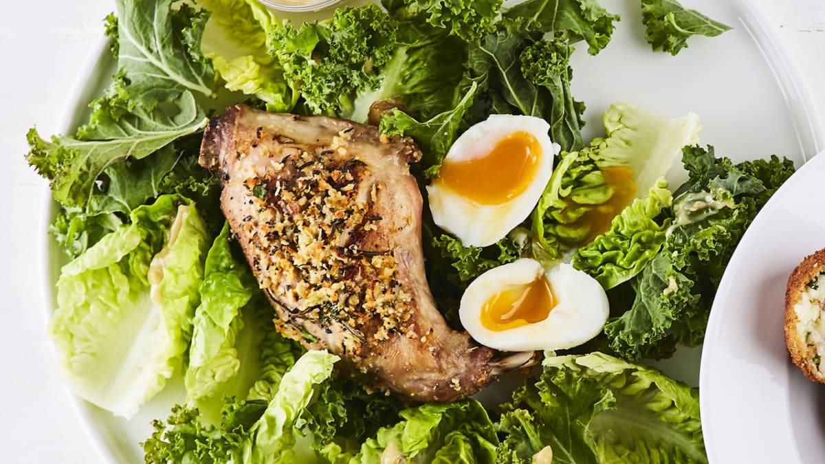 Krēmīgie salāti ar apelsīnu truša kājām