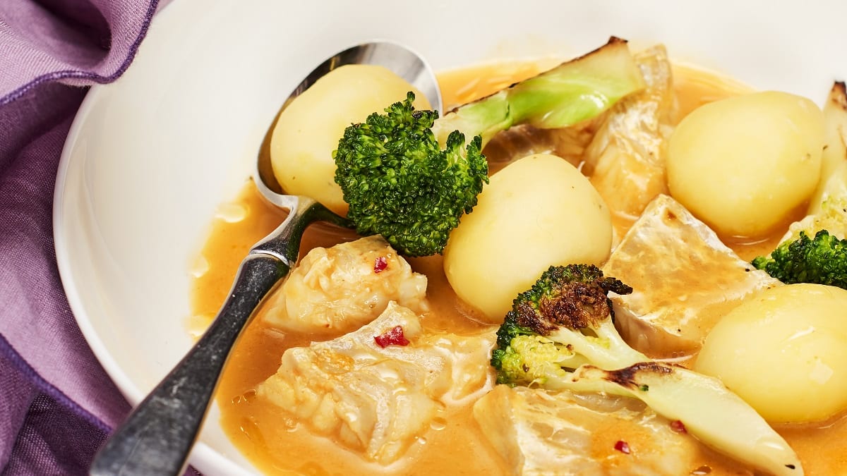 Kalahautis kookospiima ja spargelkapsaga