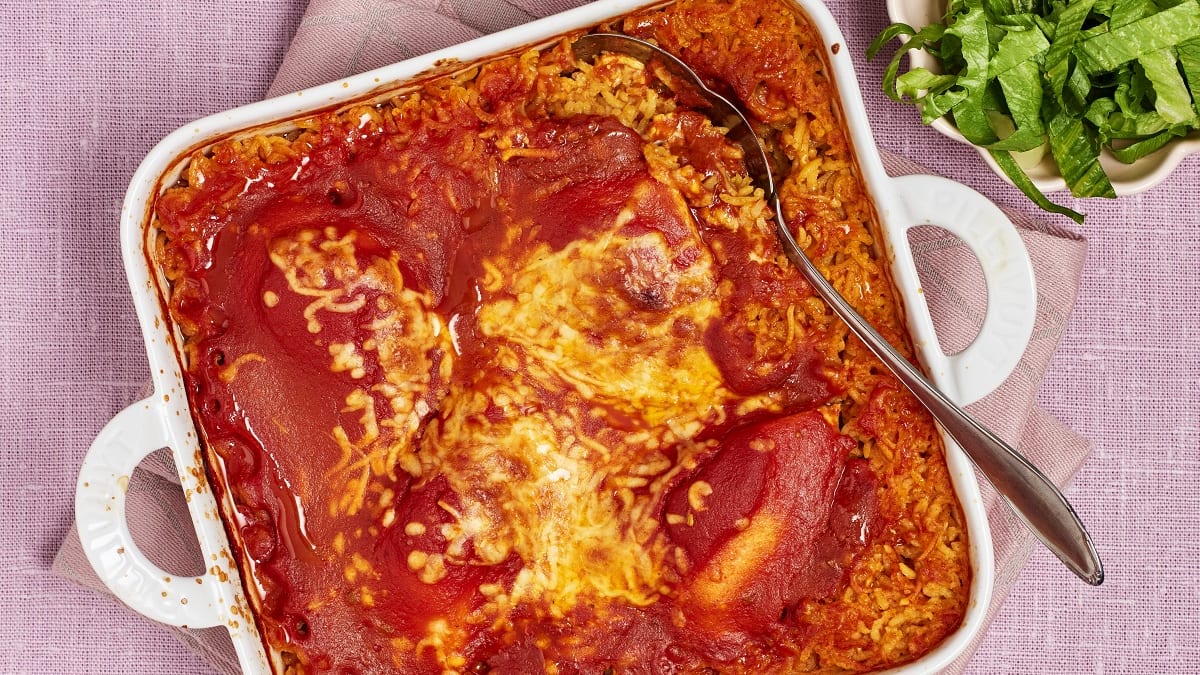 Ahjukana tomatiküpsetatud riisiga