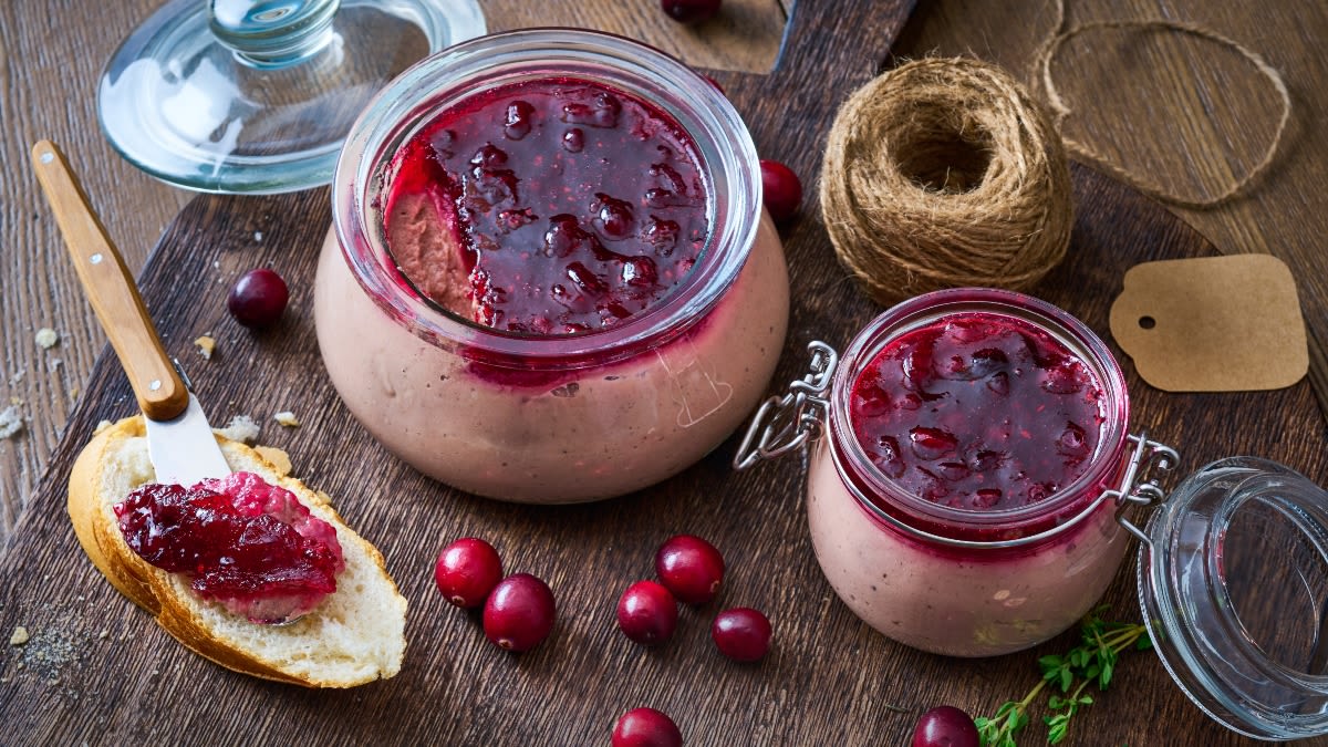 Kanamaksapasteet jõhvikatega