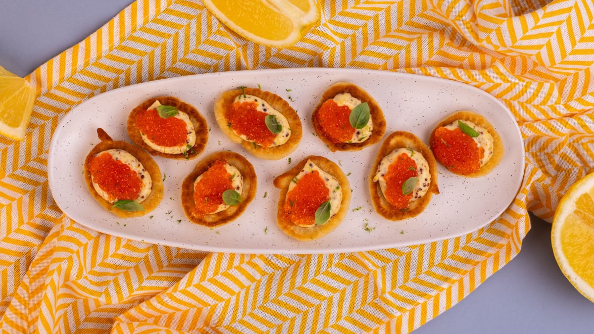 Mini pankūkas ar ikriem