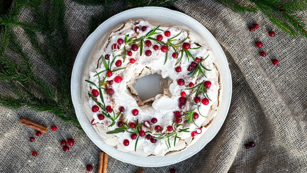 Beseepärg vahukoore ja jõhvikatega