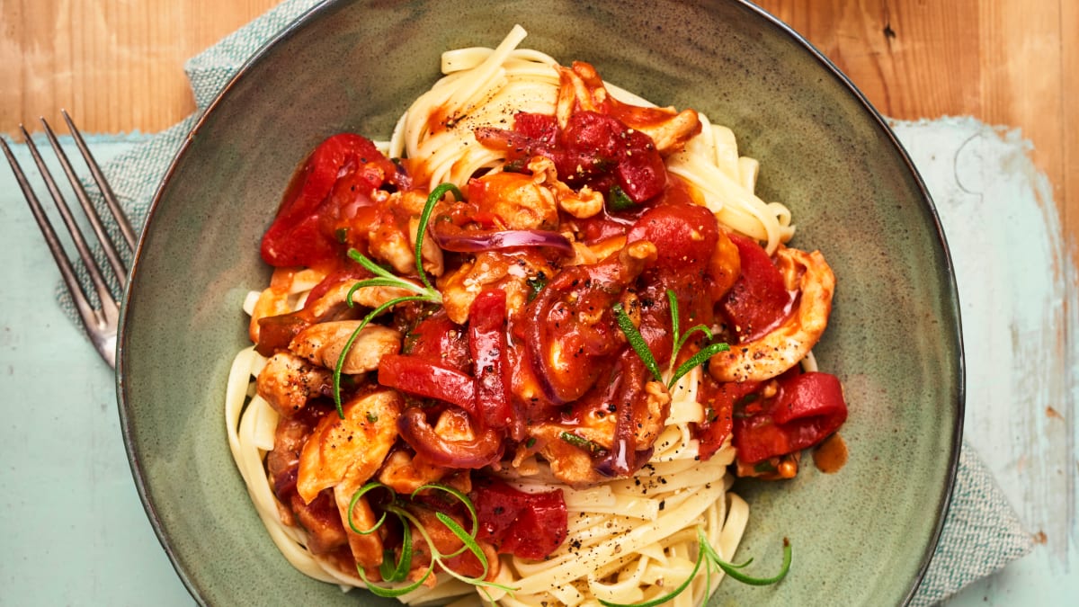 Kana paprika- ja tomatikastmega