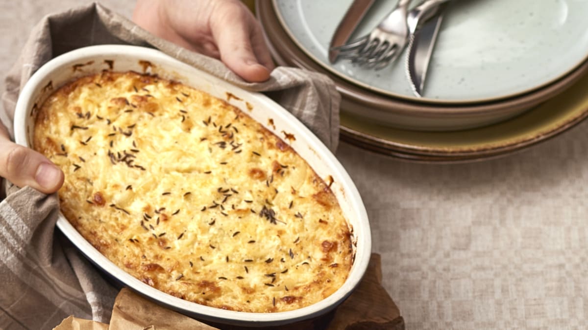 Svogūnų apkepas su kmynais