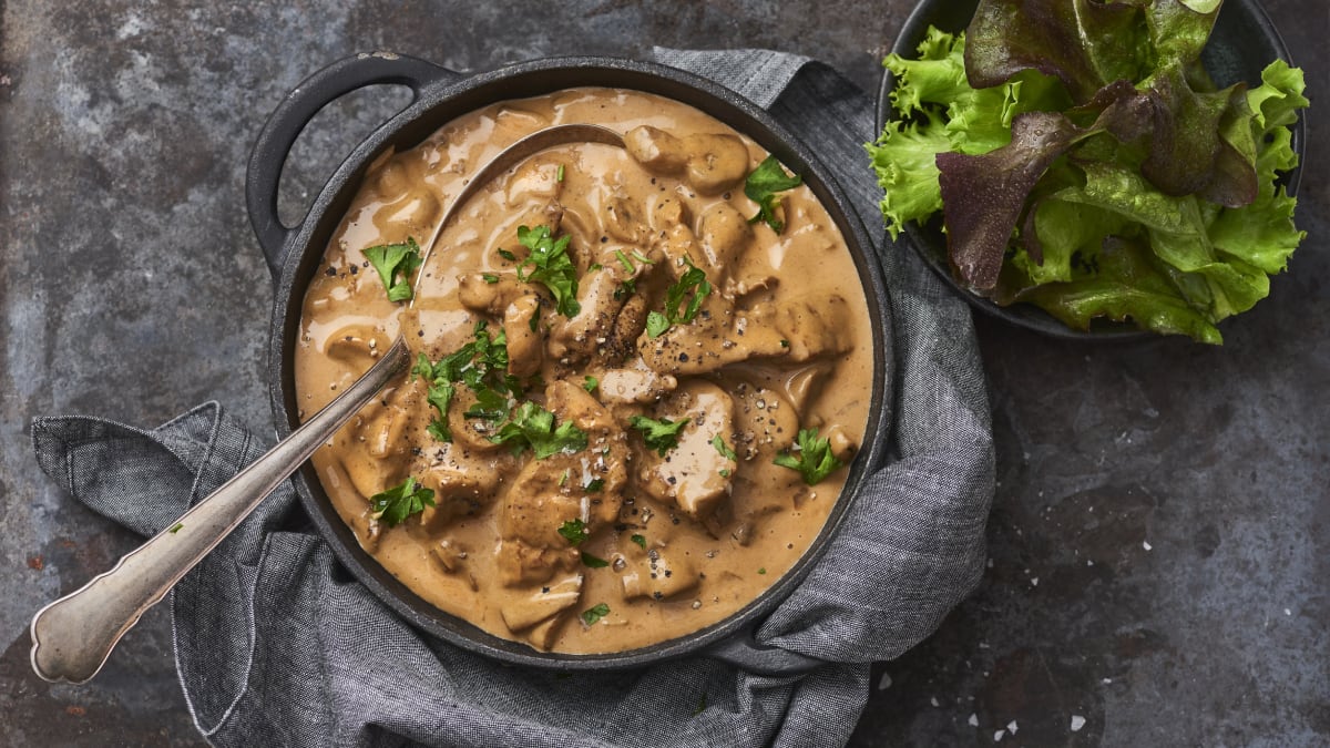 Kiaulienos troškinys su grybais