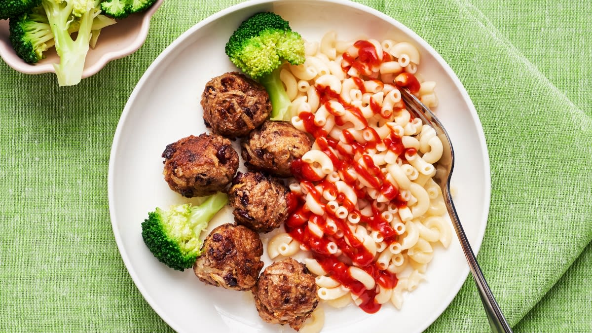 Makaronai su pupelių kepsneliais