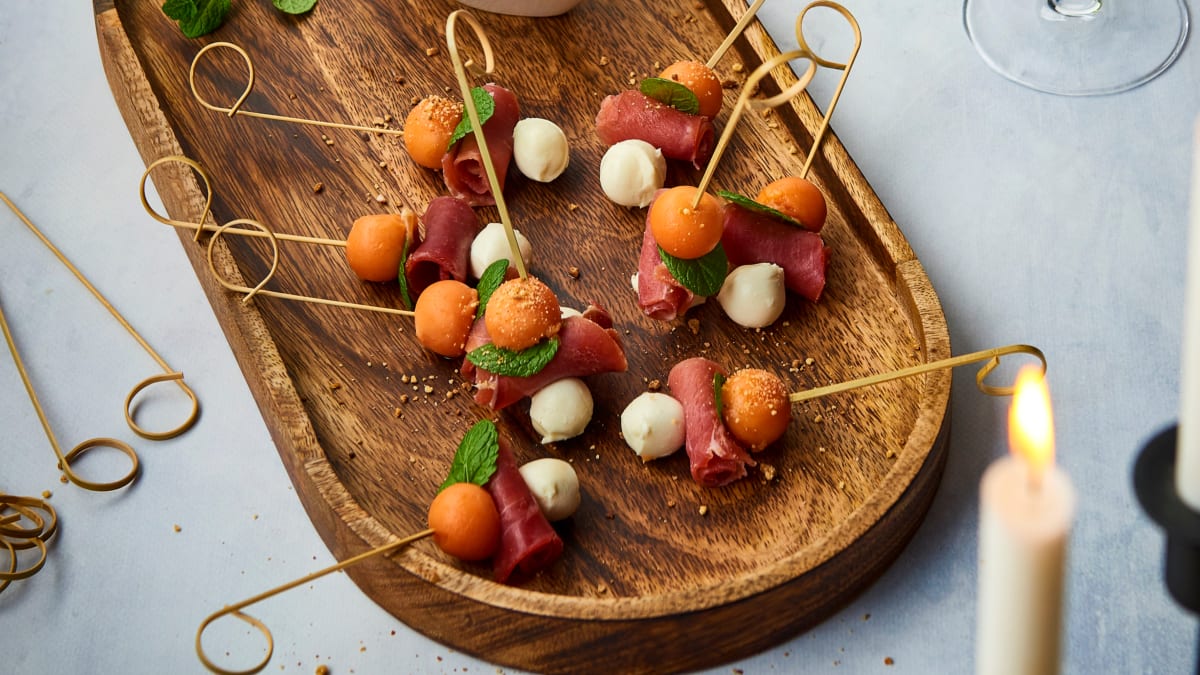 Serano kumpio ir papajos mini užkandis