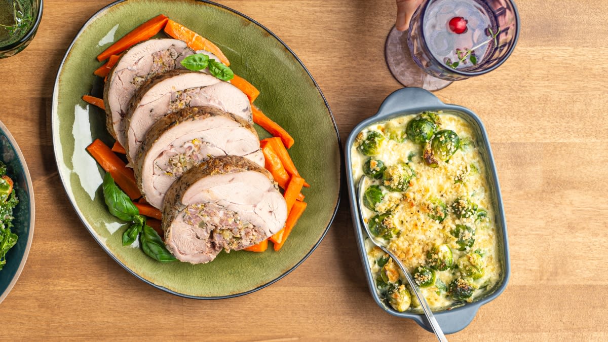 Kalakutų šlaunelės, įdarytos porais ir mėsa