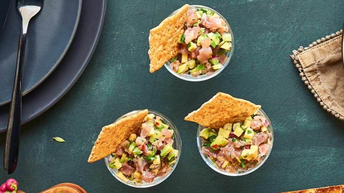 Tunų tartaras su avokadais