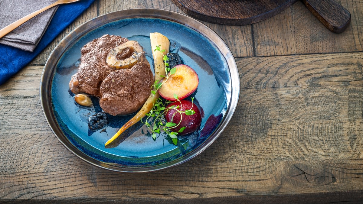 Jautienos kulninė su džiovintomis slyvomis ir anyžiais