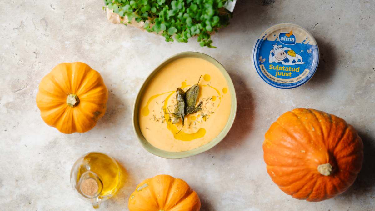 Kõrvitsasupp trühvlimaitselise sulatatud juustuga