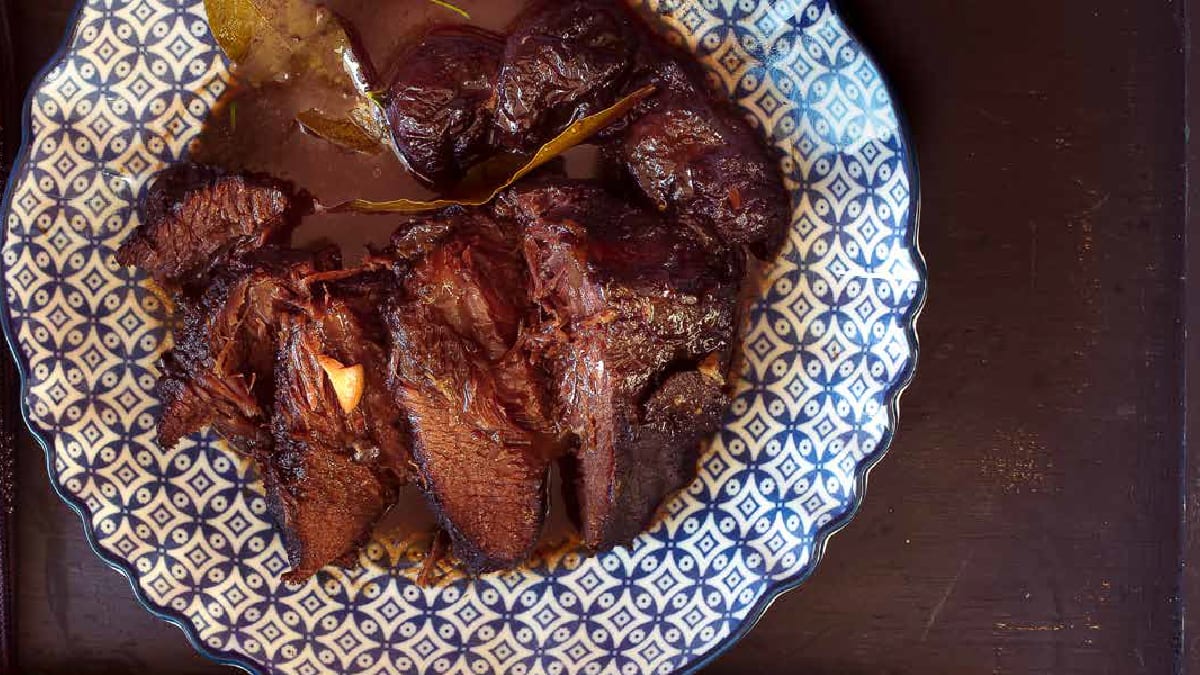 Veisepõsk mustade ploomide ja rosmariiniga