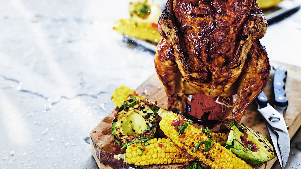 Ant alaus skardinės keptas viščiukas