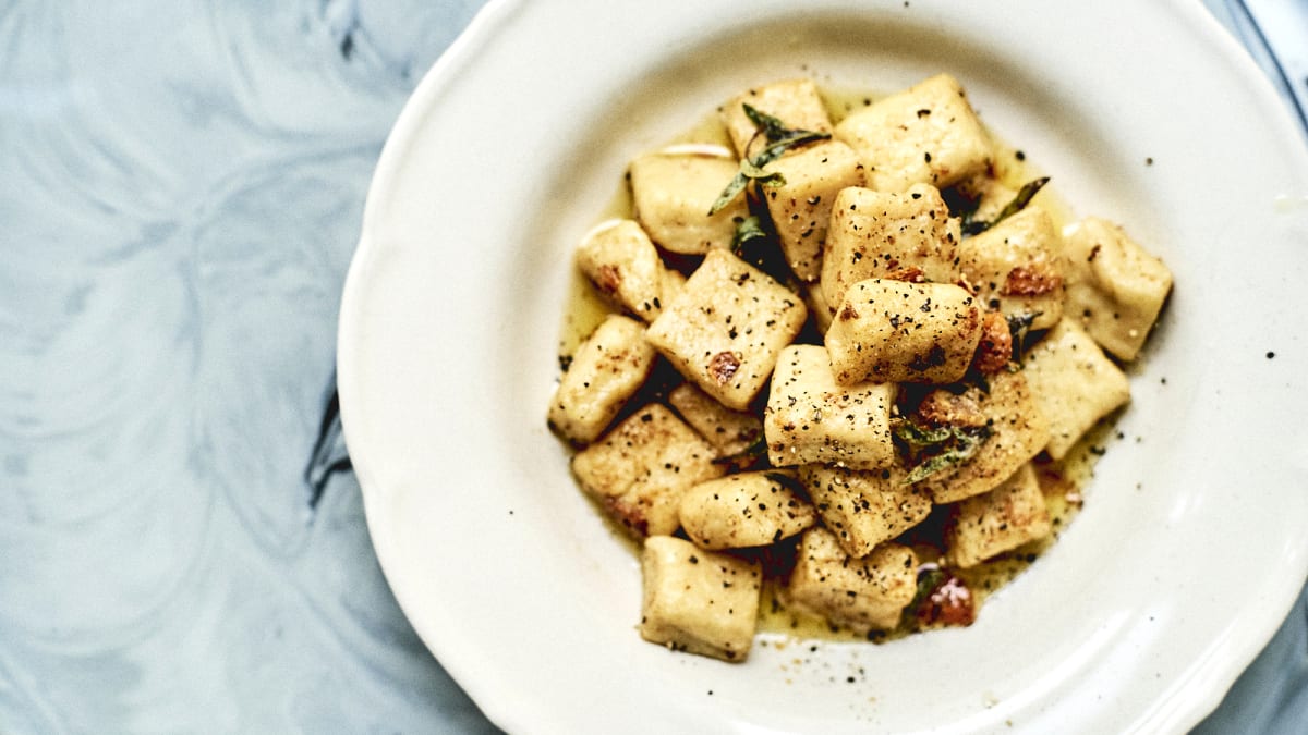 Ņjoki ar karamelizētu sviestu