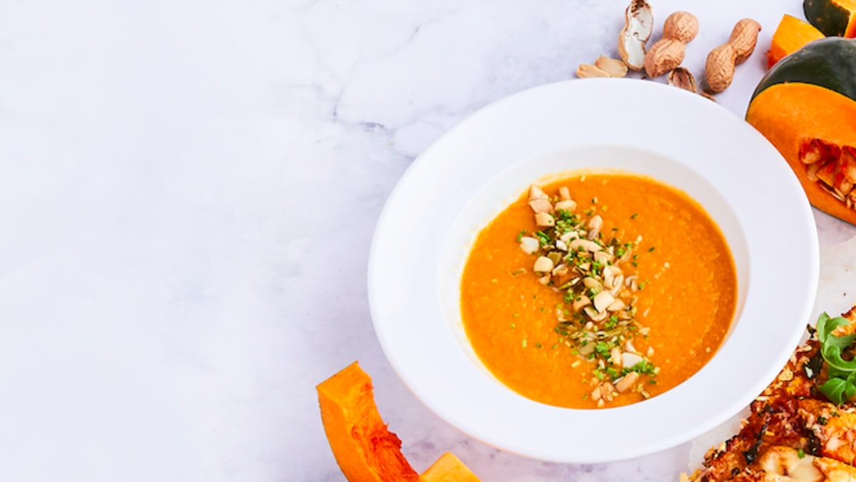 Ķirbju un zemesriekstu biezzupa