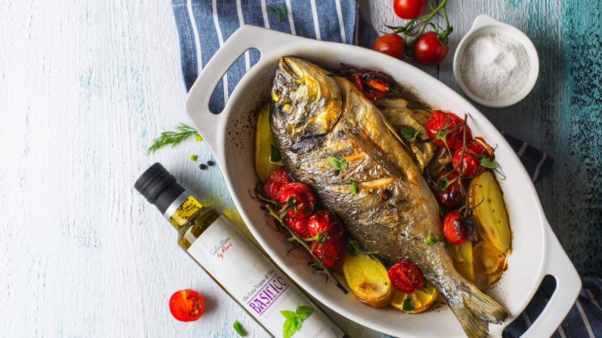 Keptos dorados su pankoliais ir pomidorais