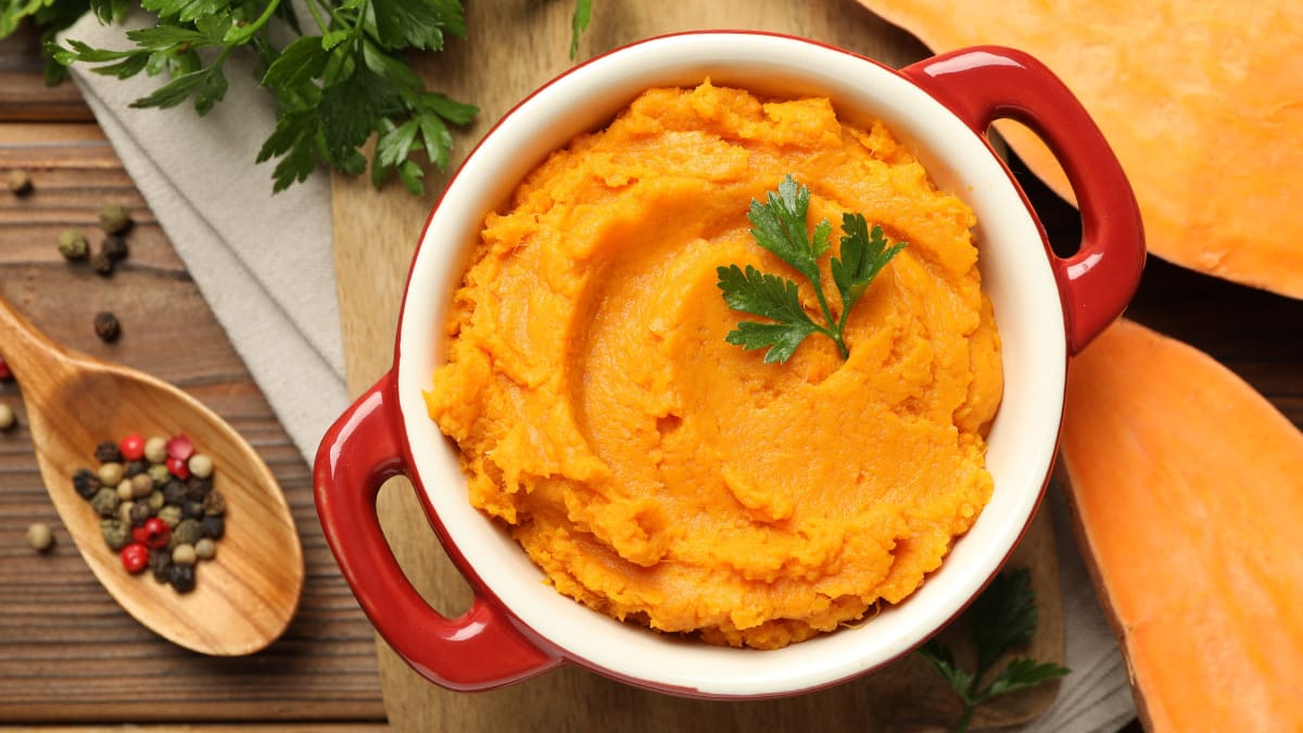 Burkānu un saldo kartupeļu biezenis