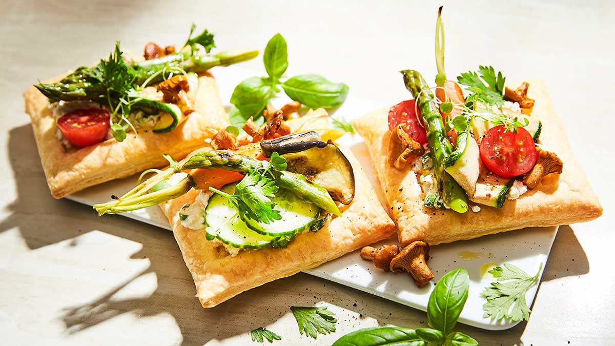 Kārtainā mīkla ar tofu biezpienu un dārzeņiem