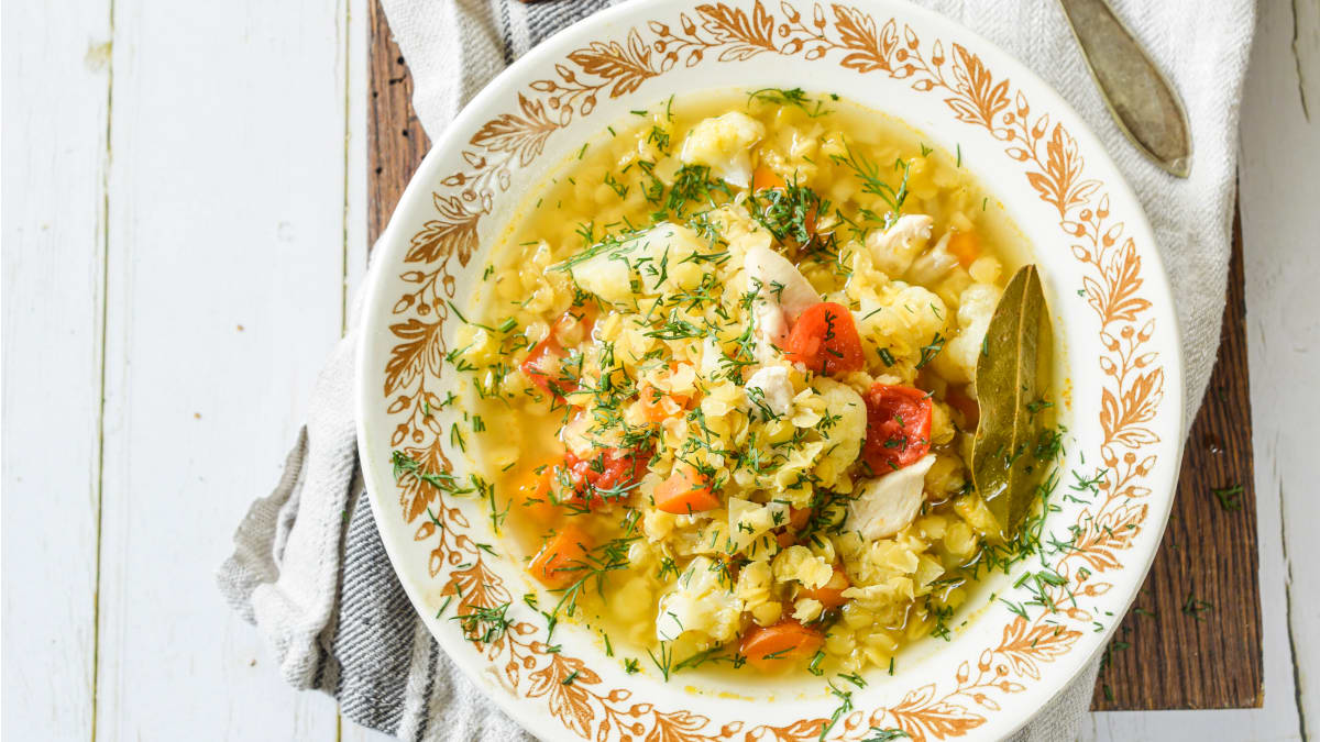 Kana-läätsesupp köögiviljadega