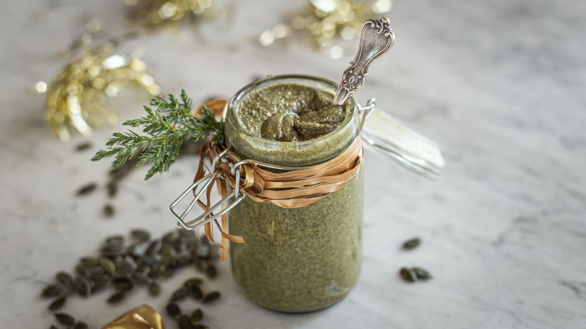 Kõrvitsaseemne-kardemonivõi purgis 