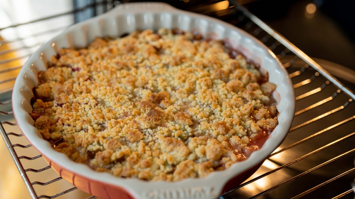 Rabarberu drumstalu pīrāgs