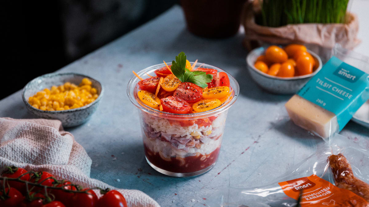 Lihtne pastasalat suitsukana ja köögiviljadega