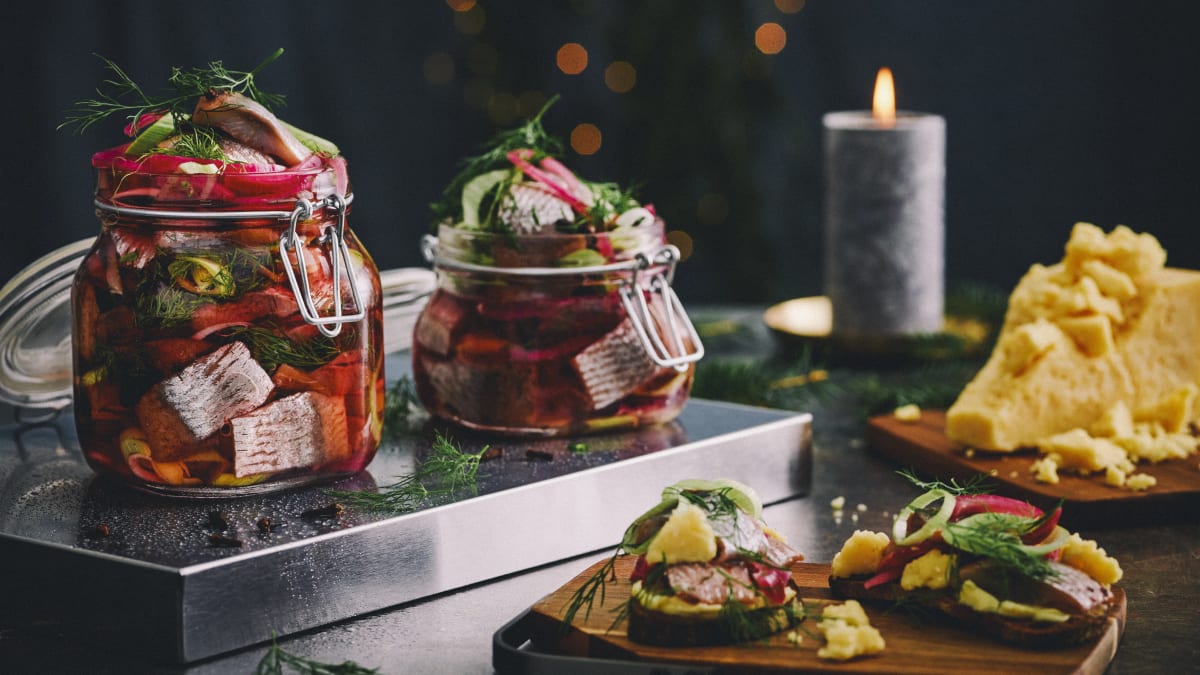 Silkė su porto vynu ir svogūnais