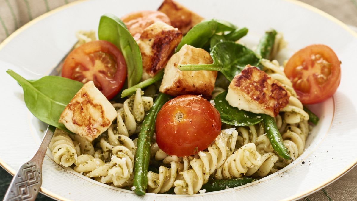 Makaronai su halumiu ir pomidorais