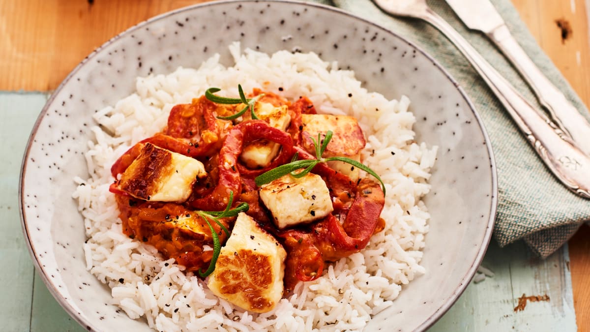 Halloumistrooganov paprika ja läätsedega