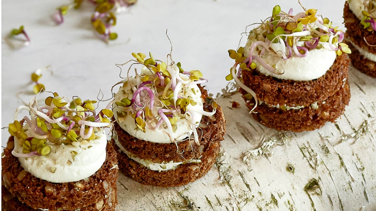 Mažieji suvožtiniai su natūraliu jogurtu