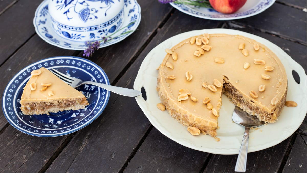 Maapähklivõiga õunakook